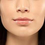 Nggak Cuma Wajah, Bibir Juga Perlu Kita Rawat, Lho! Ini Tips Anti-Aging untuk Bibir