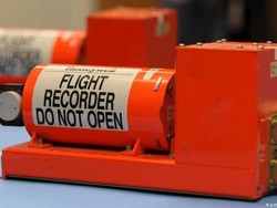 Black Box Yeti Airlines Ditemukan, Kenapa Warna Oranye Bukan Hitam?