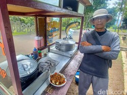 Awal Mula Endang Jualan Bakso Tahu di Markas Tentara hingga Viral