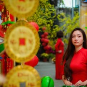 Kurasi Baju untuk Tampil Modis saat Imlek dari Brand Lokal, dari Nuansa Kasual hingga Elegan nan Mewah!