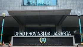 Baju Dinas dan Pin Emas Anggota DPRD DKI Telan Anggaran Rp3 Miliar