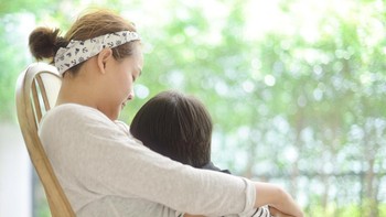 7 Cara Menghadapi Anak yang Susah Disapih, Coba Tolak saat Si Kecil Minta Menyusu Lagi
