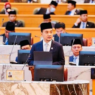 Menteri Malaysia Bikin Salfok Saat Pidato Pakai Bahasa Jawa