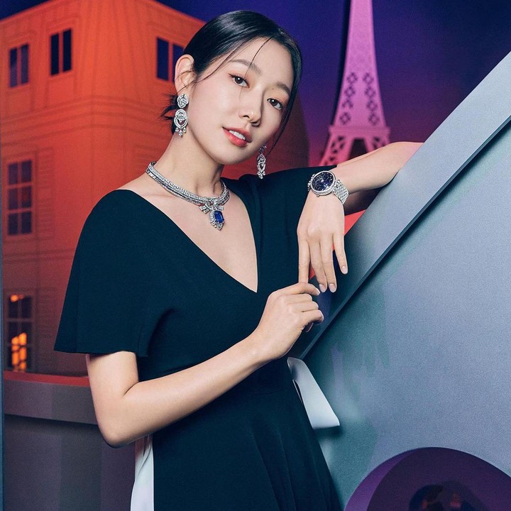 <p>Tentu saja, postingan ini menuai beragam reaksi dari para penggemar. Tak sedikit, kolom yang tersedia di unggahan terbarunya diisi lebih dari 5 ribu komentar, lho. (Foto: Instagram @ssinz7)<br /><br /><br /></p>