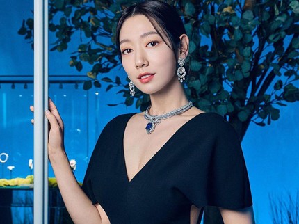 7 Potret Terbaru Park Shin Hye, Ramping Usai Melahirkan 7 Bulan Lalu