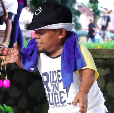 Pernah Punya Penghasilan Ratusan Juta, Ucok Baba Kini Jualan Lato-lato