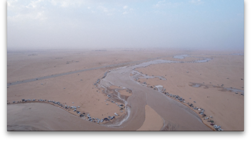 Salah satu lembah sungai terpanjang di Arab Saudi, Wadi Al-Rummah dipenuhi air. (AFP TV) Salah satu lembah sungai terpanjang di Arab Saudi, Wadi Al-Rummah dipenuhi air. (AFP TV)