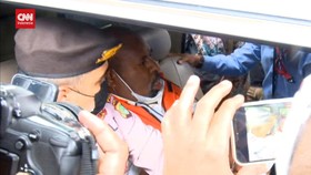 VIDEO: 2 Jam Diperiksa, Lukas Enembe Dilarikan Ke RSPAD Gatot Subroto