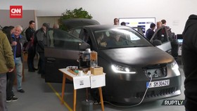 VIDEO: Produsen Mobil Jerman Luncurkan Mobil Bertenaga Surya