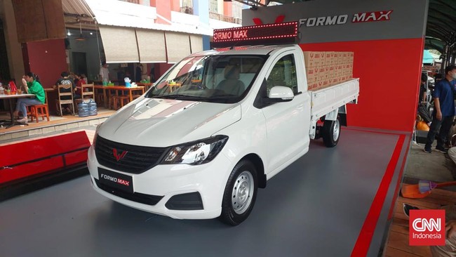 Formo Max dilengkapi berbagai fitur tak biasa ditawarkan di pikap seperti ABS, electronic power steering dan power window.