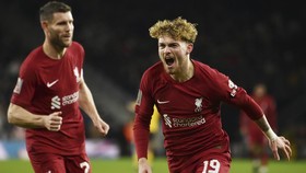 FOTO: Insiden Mati Lampu Warnai Kemenangan Liverpool atas Wolves