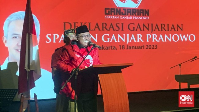 Ketua relawan Ganjarian Spartan Guntur Romli menyebut akan tetap konsisten mendukung Gubernur Jawa Tengah Ganjar Pranowo meski tak maju dari PDIP.