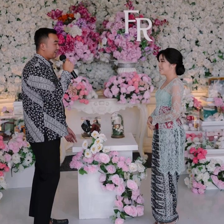 <p>Ya, Fay Nabila dahulu dikenal sebagai dancer cilik berbakat. Tiga belas tahun berlalu, kini ia tumbuh menjadi wanita dewasa yang telah menemukan calon pasangan hidup. (Foto: Instagram @faynabilalxndr)<br /><br /><br /></p>