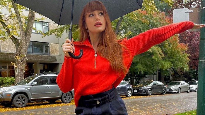img-title Mix-and-Match Outfit Merah nan Modis ala Selebriti, Cocok buat Rayakan Imlek!