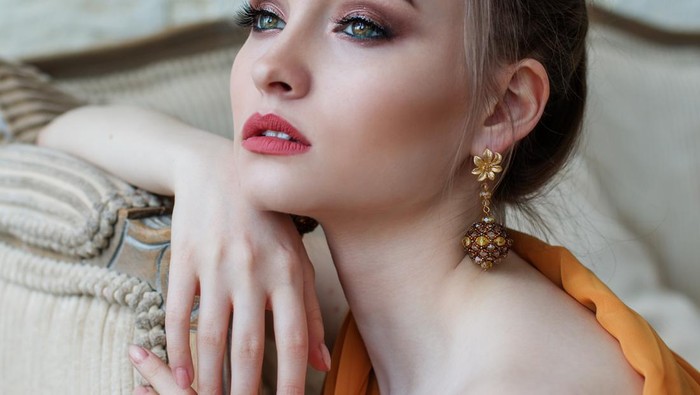 img-title Aneka Inspirasi Makeup untuk Imlek, Ada Kreasi Mudah Ditiru dengan Tema Merah!