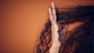 6 Cara Melindungi Rambut saat Tidur agar Tidak Kusut di Pagi Hari