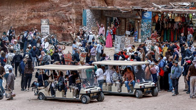 FOTO: Menatap Keajaiban Kota Kuno Petra di Yordania