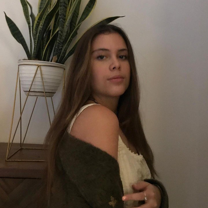 <p>Manuella yang sudah memiliki akun Instagram, secara rutin membagikan potret kesehariannya. Saat ini akun Manuella telah diikuti oleh 52 ribu <em>followers,</em> lho. (Foto: Instagram @manuellaazizaa)</p>