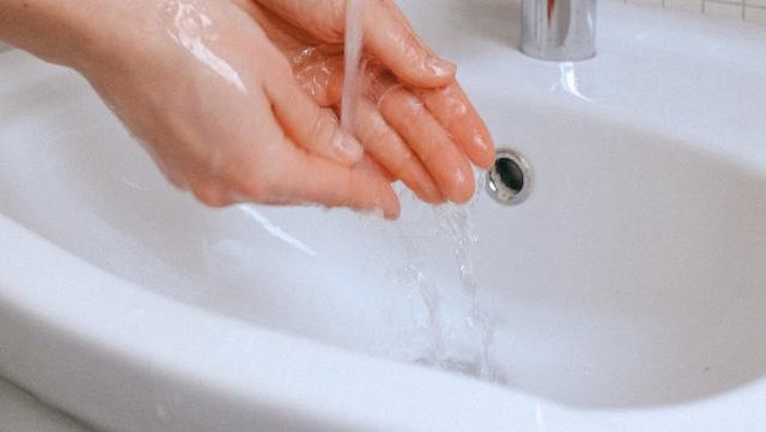Kebiasaan Sering Cuci Tangan Disebut Jadi Gejala OCD, Benarkah? Kebiasaan Sering Cuci Tangan Disebut Jadi Gejala OCD, Benarkah?