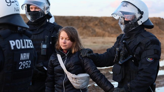 Kepolisian Jerman membebaskan aktivis lingkungan Greta Thunberg yang sempat ditahan saat ikut demonstrasi menolak tambang batu bara di Aachen.