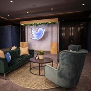 Twitter Lelang Aneka Perabotan Kantor, Harganya Ada yang Capai Ratusan Juta Hingga Miliaran Rupiah!