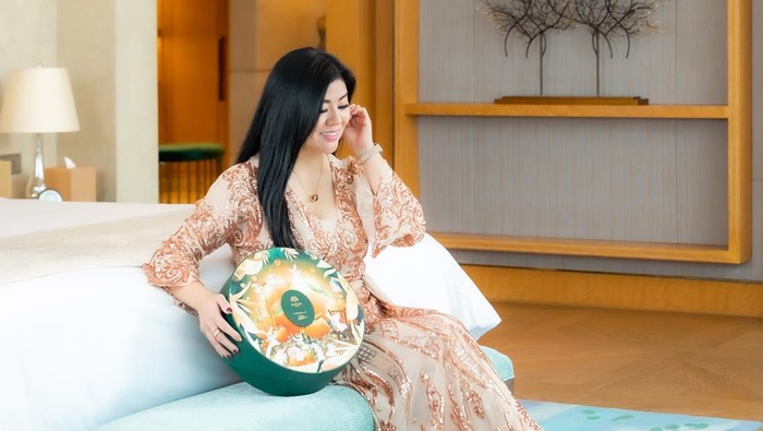 Rayakan Kehangatan Tahun Baru Imlek di Raffles Jakarta, Ada Hampers Cantik sampai Pertunjukan Barongsai Rayakan Kehangatan Tahun Baru Imlek di Raffles Jakarta, Ada Hampers Cantik sampai Pertunjukan Barongsai