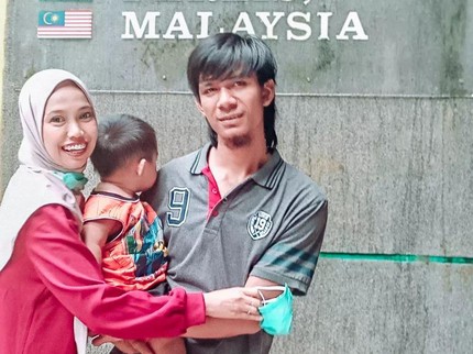 Kisah Guru Bergelar S2 Menikah dengan Sopir Truk Malaysia, Bahagia Jadi Ibu Persusuan