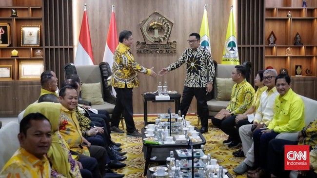 Ridwan Kamil mengatakan status ASN bahkan sudah ia tinggalkan sejak ikut Pilkada 2018. Oleh karena itu, ia sah menjadi kader Golkar lantaran sudah bukan ASN.