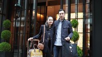 <p>Belum lama ini, Sandra Dewi dan Harvey Moeis juga disebut bak pasangan drama Korea oleh netizen. "Syukaaa sekali sama pasangan ini, berasa lg lihat drama Korea," ujar @nyony****. (Foto: Instagram @sandradewi88)<br /><br /><br /></p>