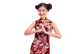 Sejarah dan Makna Pakaian Cheongsam yang Lekat dengan Imlek
