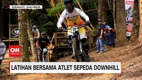 VIDEO: Serunya Bermain Sepeda Downhill, Turuni Gunung Salak