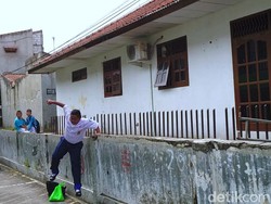 Akses Utama ke SMP Negeri 13 Cilegon Ditutup Warga, Siswa Lompat Pagar