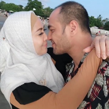 Ribut Soal Ranjang, 8 Potret Venna & Ferry Dinilai Kelewat Mesra Sebelum KDRT