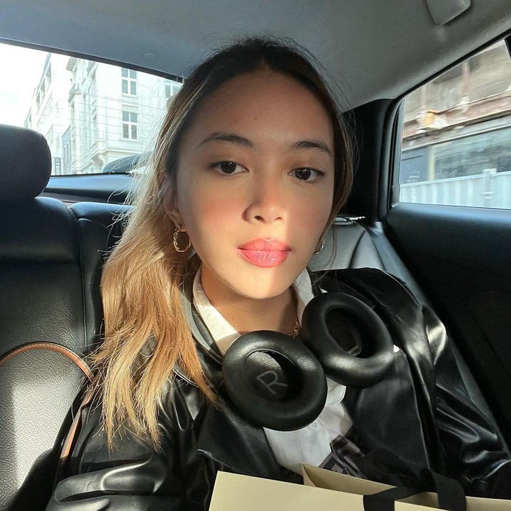 <p>Ziankha Amorette mulai mencuri perhatian publik nih, Bunda. Anak Ingrid Kansil dan Syafier Hasan ini telah tumbuh dewasa menjadi perempuan yang cantik, Bunda. (Foto: Instagram@ziankhaamorette)</p>