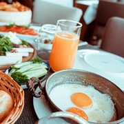 Bikin Produktif Sepanjang Hari, Konsumsi 5 Makanan Sehat Ini Saat Kamu Sarapan!