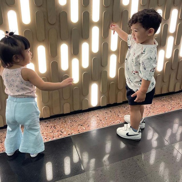 <p>Gimana nih, Bunda. Melihat interaksi lucu Balint dan Nayaka ikut membuat Bunda gemas, 'kan? Semoga Balint dan Nakeya sehat selalu ya. (Sumber: Instagram@nayaka_ayu)</p>
