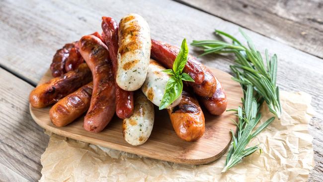 Berikut jenis makanan yang dapat menyebabkan kanker. Kanker dapat muncul jika makanan-makanan ini dikonsumsi dalam jumlah banyak dan sering.