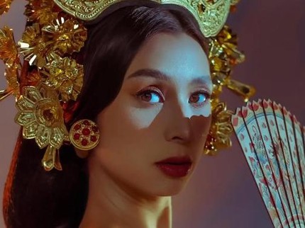 7 Potret Maternity Shoot Jennifer Bachdim Jelang Persalinan, Cantik seperti Putri Bali
