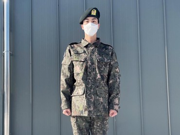 2 Bulan Wamil, Jin BTS Diduga Alami Cedera Bahu
