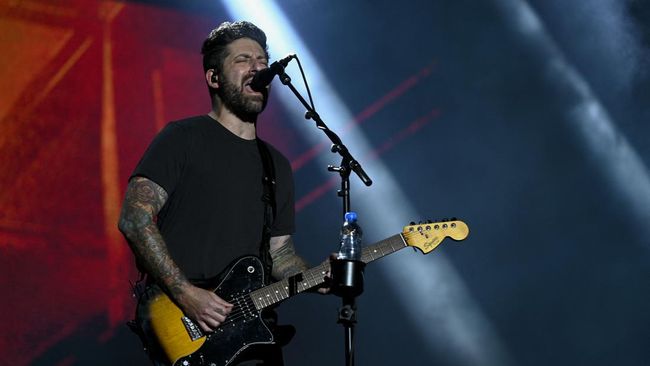 Joe Trohman mengumumkan hiatus dari band rock Fall Out Boy  karena alasan masalah kesehatan mental.