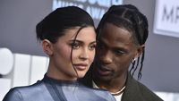 Kylie Jenner Dan Travis Scott Dirumorkan Berpisah - Passiontoprofit