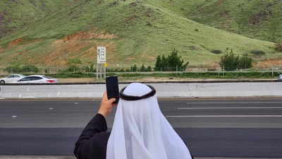 FOTO: Penampakan Terkini Pegunungan Hijau di Gurun Tandus Arab Saudi