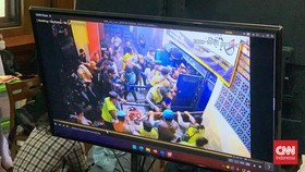 Kesaksian Penjaga Warung Kanjuruhan: Ada Ledakan, Nol Bantuan Petugas