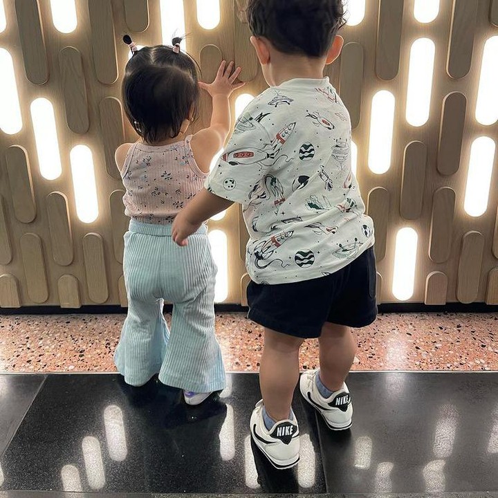 <p>Bunda pasti sudah enggak asing dengan Balint, keponakan yang diasuh Mona Ratuliu dan suaminya sejak bayi. Beranjak dewasa Balint makin menggemaskan nih, apalagi saat playdate dengan Nakeya putri Nola B3 dan Baldy. (Sumber: Instagram @riafianola)</p>