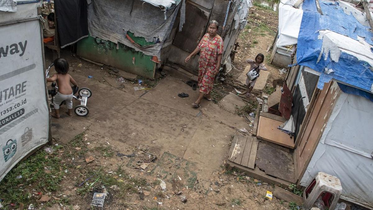 Penduduk Miskin Jatim Tembus 3,8 Juta Jiwa, Belanja Utama Rokok-Beras