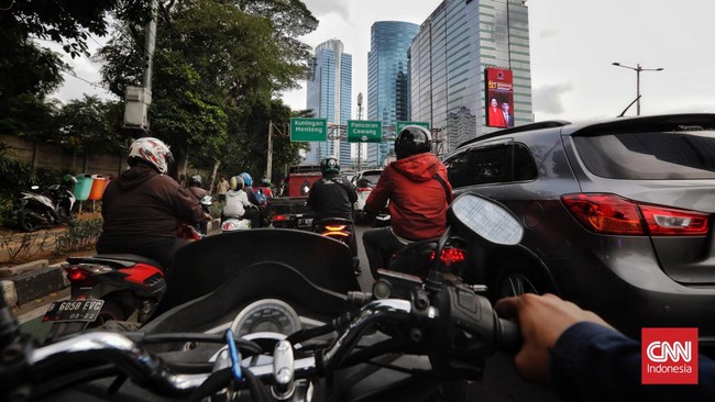 Ketua Komisi B DPRD DKI yang juga politikus PKS menyatakan Fraksi PKS tegas menolak penerapan ERP saat bicara di depan massa ojol.