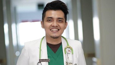 7 Potret Terbaru Yongki AFI Kini Sukses Jadi Dokter Spesialis