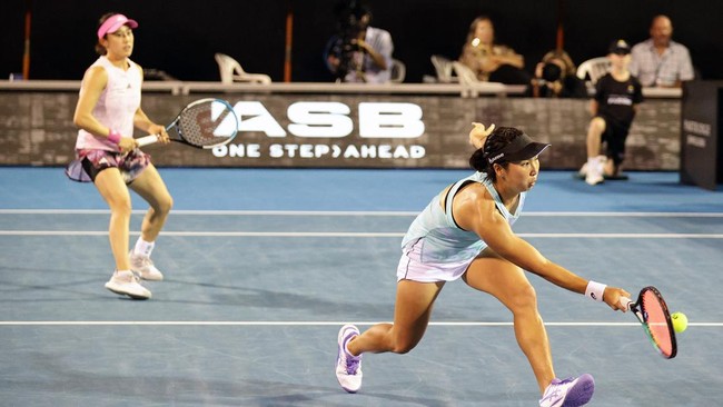 Petenis putri Indonesia Aldila Sutjiadi sukses melangkah babak 16 besar ganda putri Australia Open 2023, Jumat (20/1).
