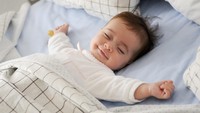 3 Penyebab Bayi Tersenyum Saat Tidur, Ternyata Bisa karena Kelebihan Gas