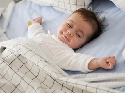 3 Penyebab Bayi Tersenyum Saat Tidur, Ternyata Bisa karena Kelebihan Gas